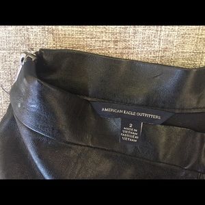 Short leatherette skirt